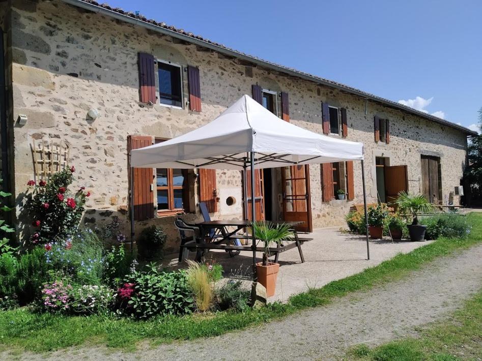 Saint-Quentin-sur-CharenteLa Tribu De Lavaud住宿加早餐旅馆 外观 照片