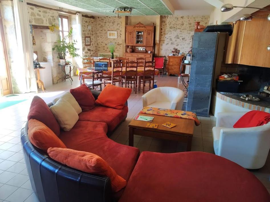 Saint-Quentin-sur-CharenteLa Tribu De Lavaud住宿加早餐旅馆 外观 照片